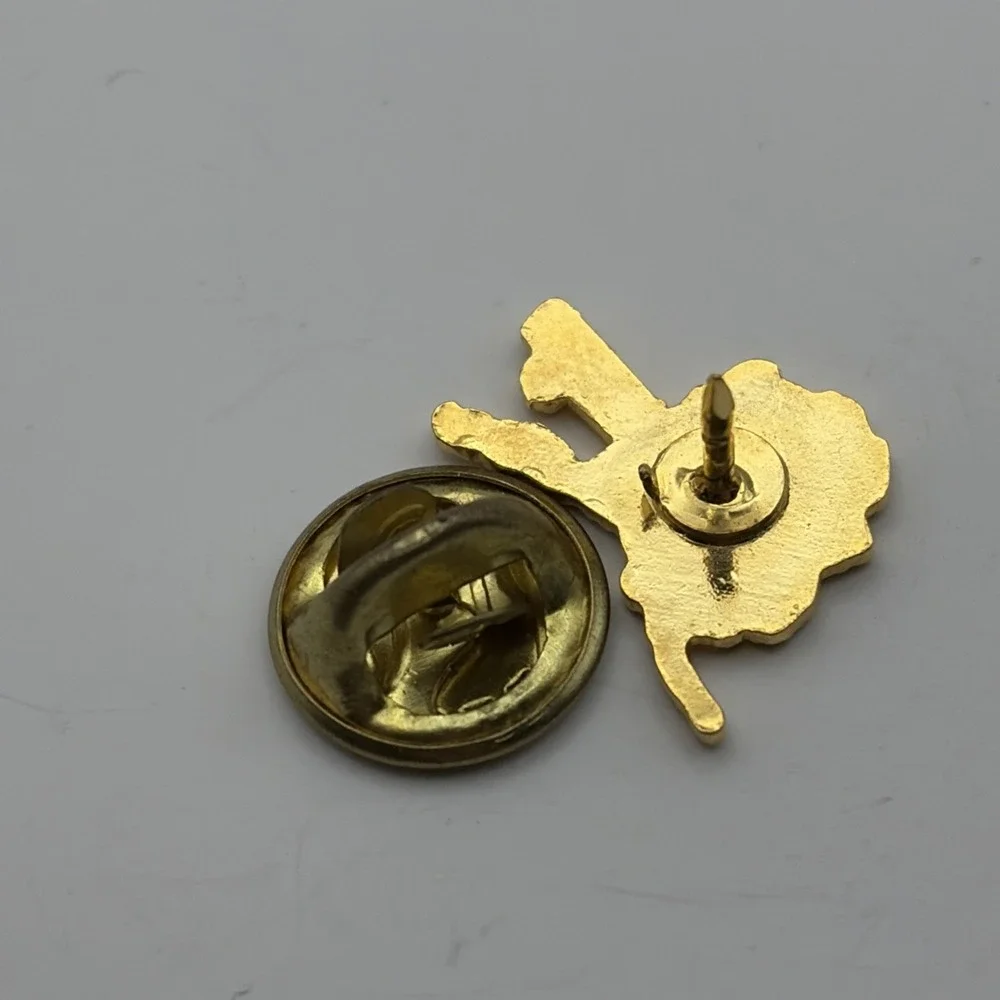 Anchorage Alaska State‎ Outline Gold Tone Tiny Lapel Hat Pin
